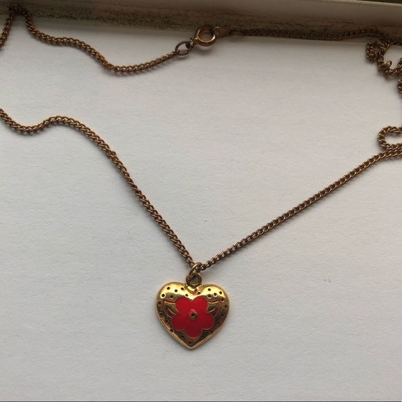 Gold heart necklace with red flower detail - Picture 2 of 2